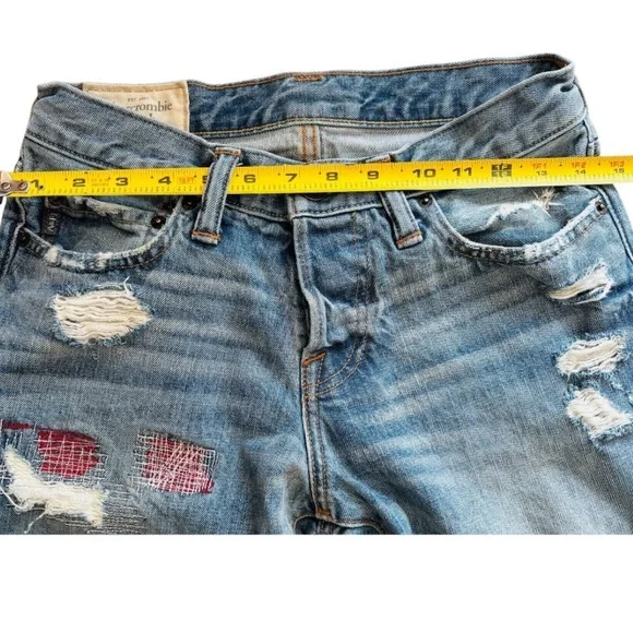 Abercrombie & Fitch Men’s Distressed Skinny Jeans with Patchwork Accents - Picture 12 of 13